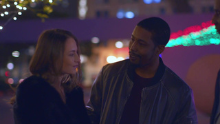 Богатые негры с двух сторон ебут худую белую девку большими черными членами