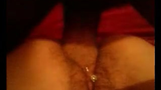 Муж крупным планом снимает, как трахает жену