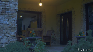 Таньке закрыли глаза маской и сладко выебли после минета