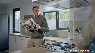 Пасынок выебал мачеху и спалился перед отцом