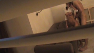 Питер трахает Аделу в вагинальном порно видео на диване