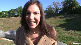 Трахнул озорную русскую девушку в тугую попу