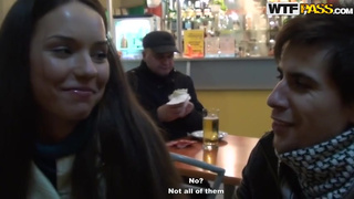 Эрик и Эдик выебли девушку в туалете