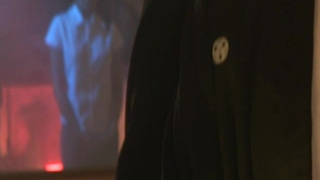 Молодая девушка из Азии подставила красивую попу для секса раком